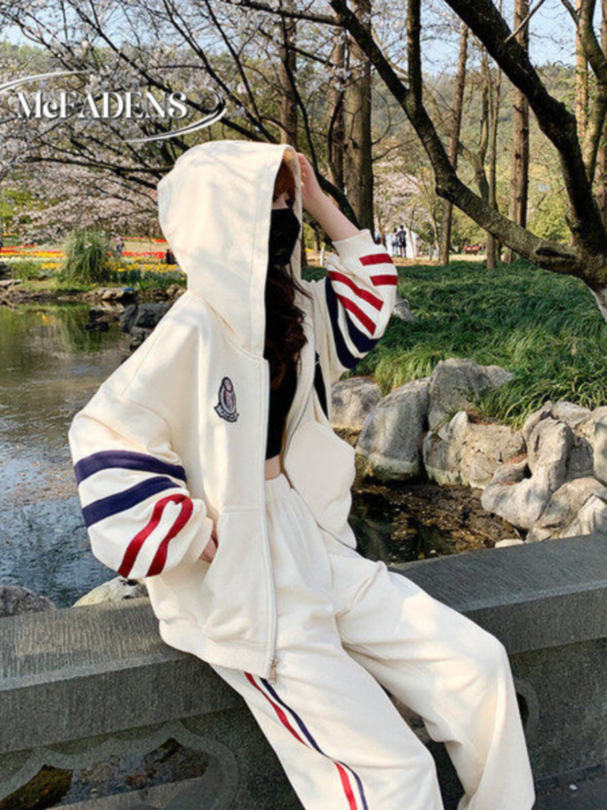 홍콩 2023 봄과 가을 스포츠 정장 야간 달리기 여성을위한 투피스 유행 스트리트 운동복 연령 감소 캐주얼 정장