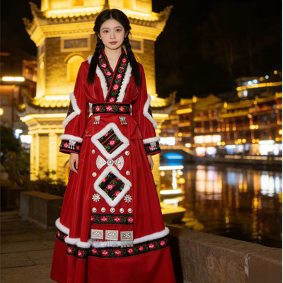 红色苗族刺绣盛装长裙演出服