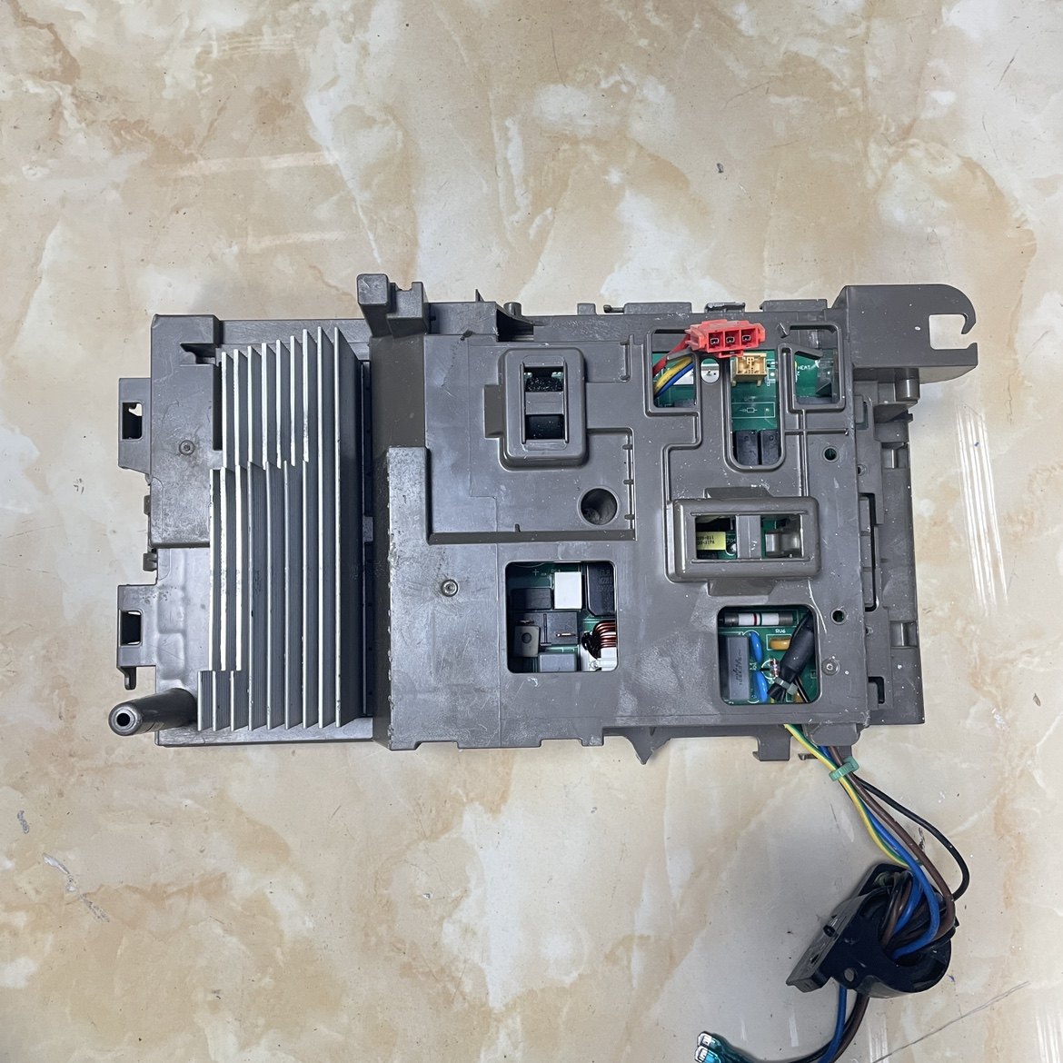 适用于格力空调2匹柜300027000266电器盒W8433DU主板100002001288