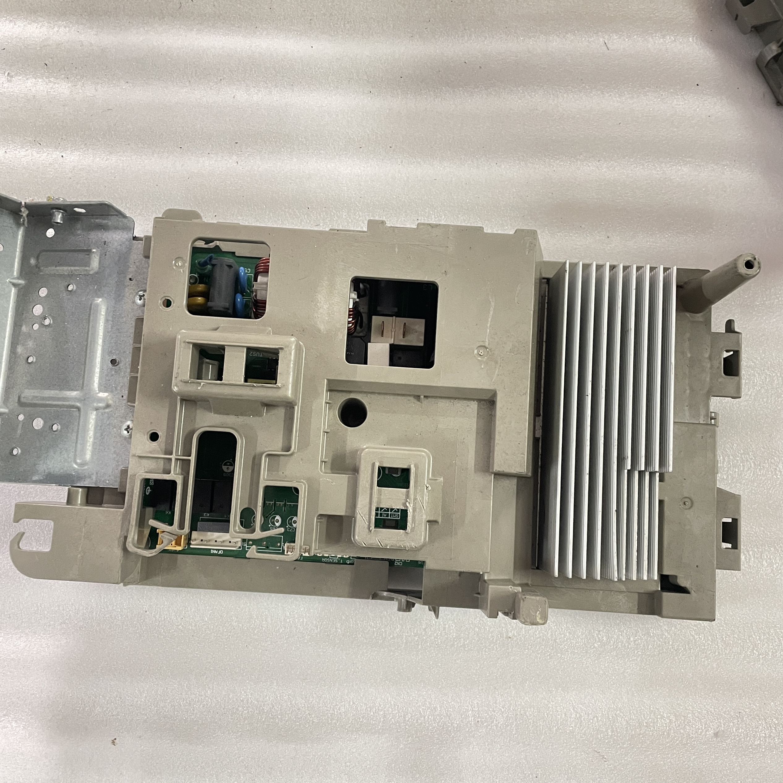 适用于格力空调电器盒300027000607主板100002003989