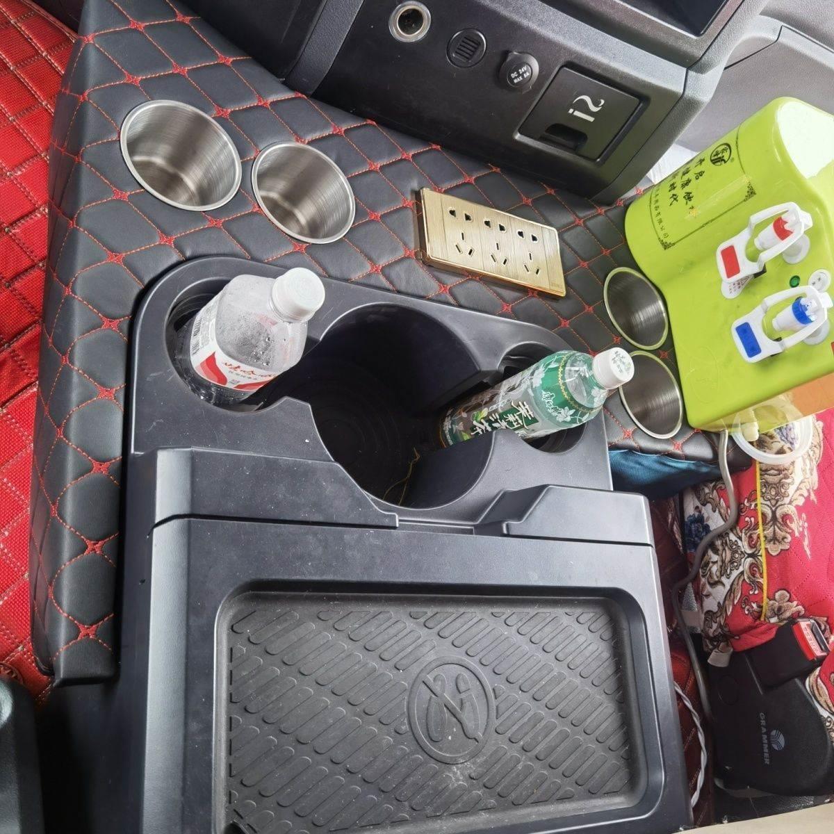 陕汽德龙Ⅹ3000国六水壶架茶瓶架暖壶架水杯座货车装潢用饮水机款