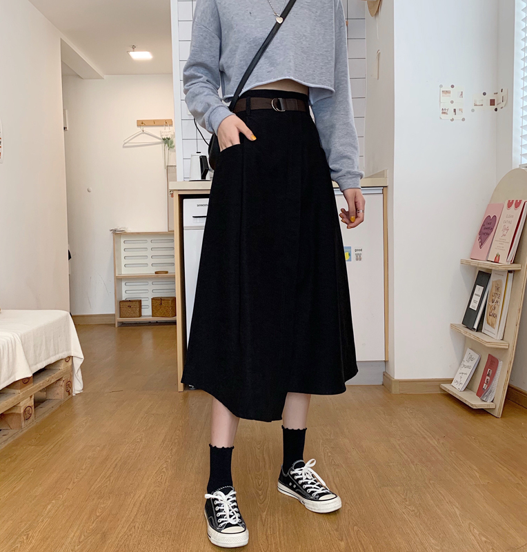 High waist skirt is thin and elastic with irregular waist and A-line skirt for belt