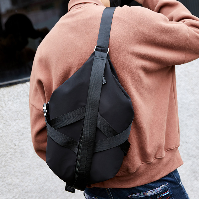胸包男潮牌斜挎包大容量单肩包包学生休闲男士韩版挎包小背包男包