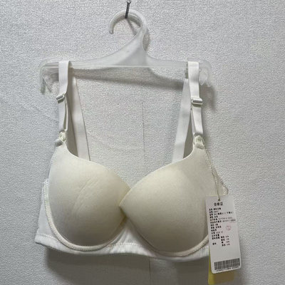 可哺乳无痕光面大胸显小内衣女全罩杯薄款聚拢防下垂文胸夏