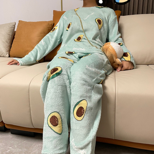 春秋季法兰绒睡衣女长袖保暖套装女士可爱清新牛油果家居服珊瑚绒