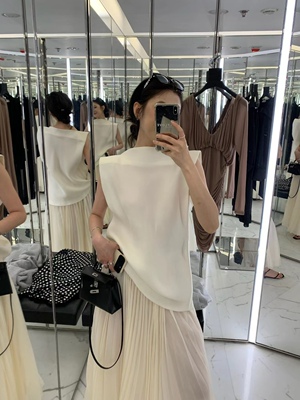 23年新款优雅真丝混纺立体箱型设计船领珍珠白色无袖上衣