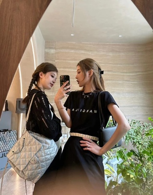 23年夏季新款显瘦纯棉黑色夏季模糊像素立体logo短袖黑teeMM字母T