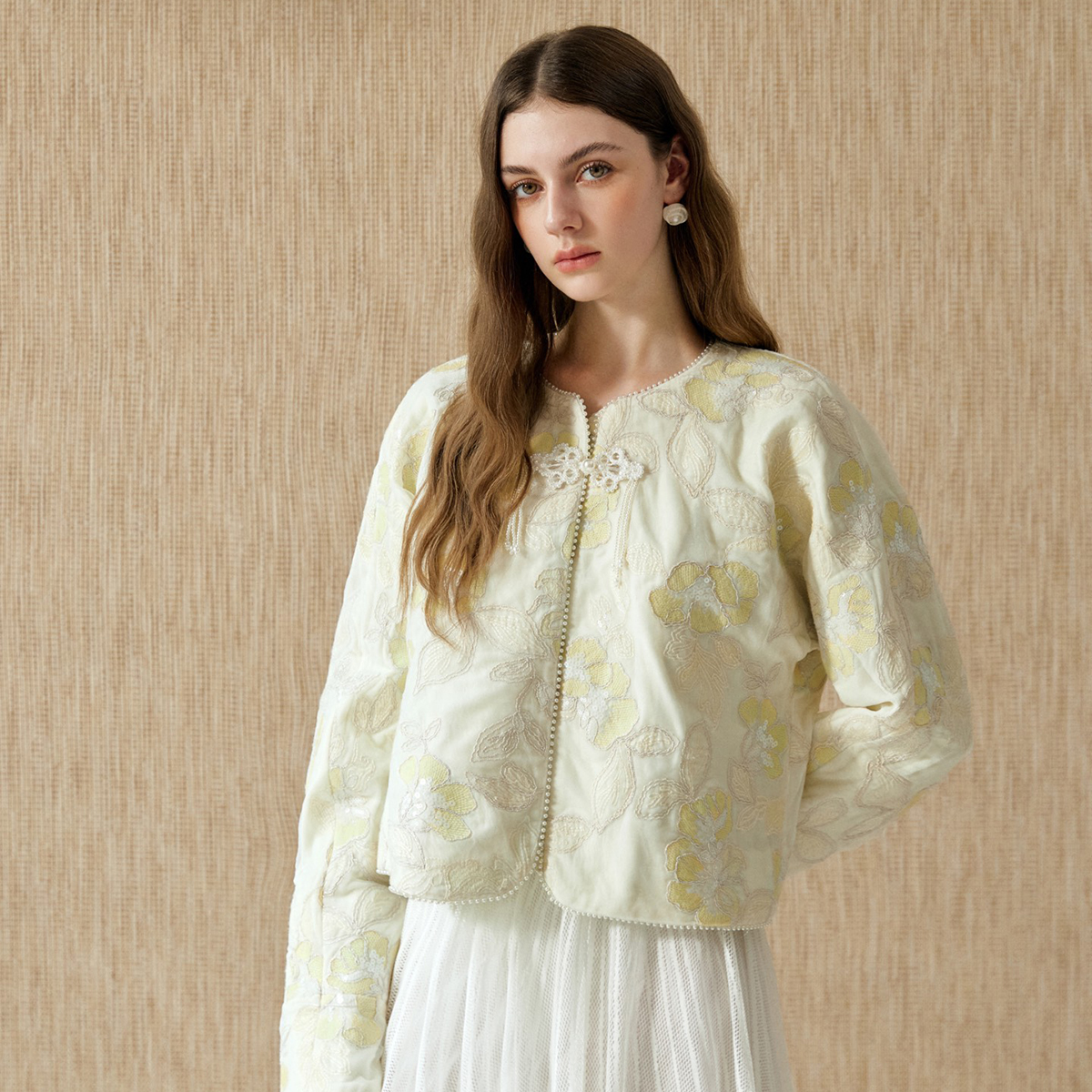 经典优雅宽松女装亮片圆领丝绒