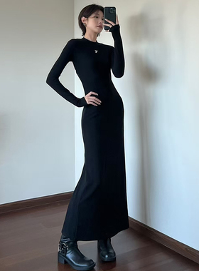 LOOSINGWHITE设计师25秋冬新款修身显身材女裙磨毛加厚绒感连衣裙