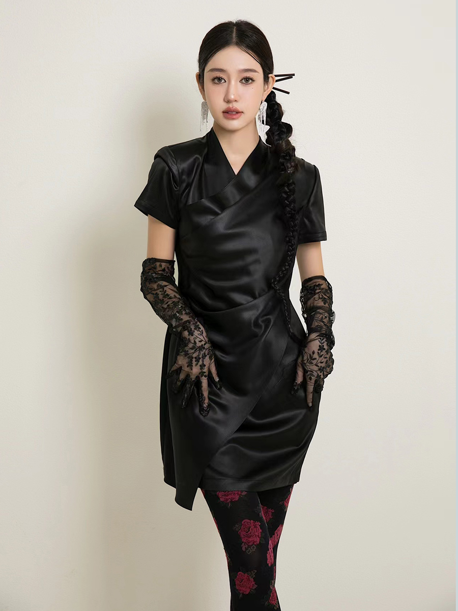 2024春季修身显身材高级感女裙潮