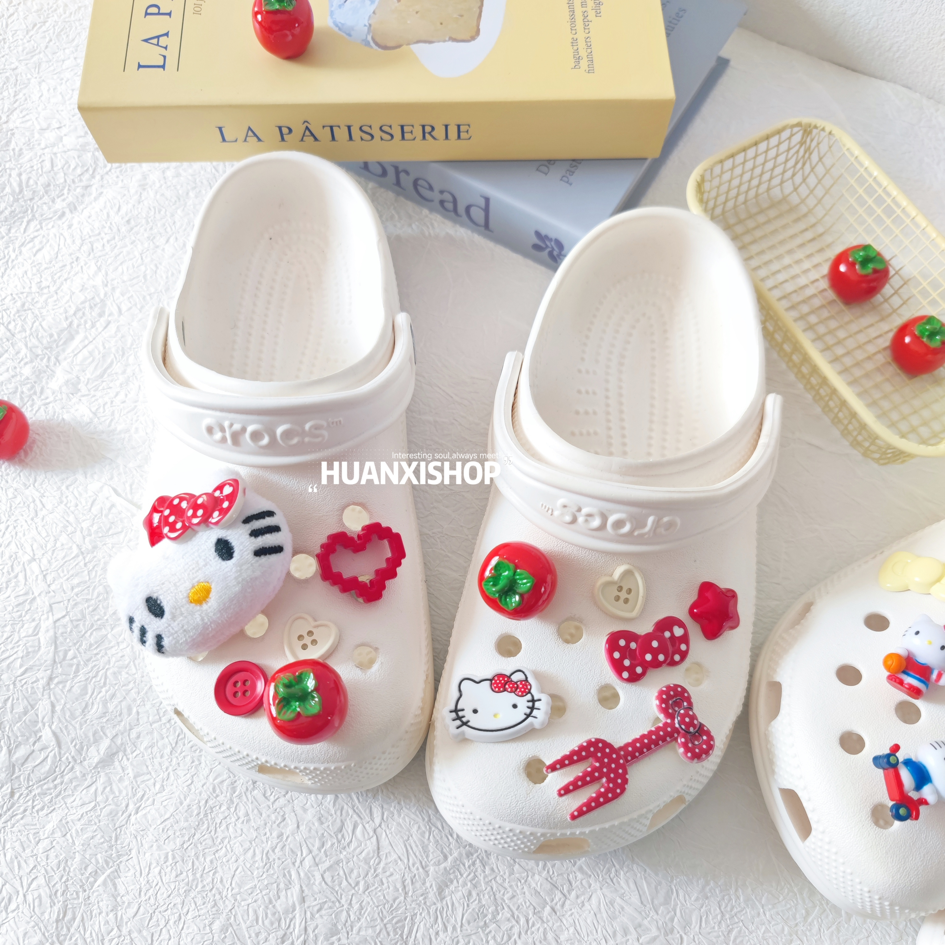 红色可爱kitty洞洞鞋鞋花