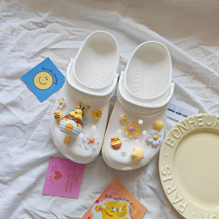 可爱卡通小熊鞋 花鞋 面装 饰diy配件卡骆驰cro配饰噗噗维尼白 扣鞋
