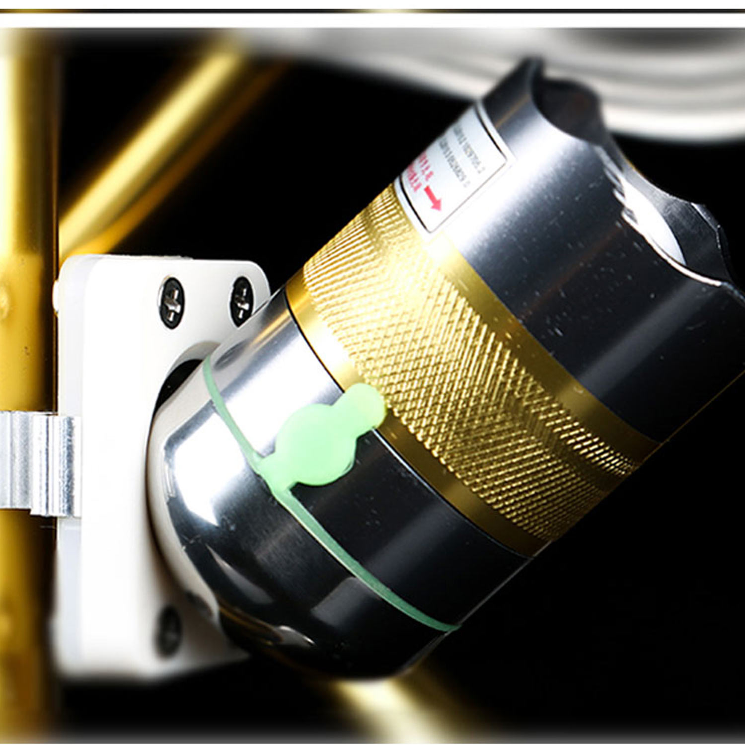 磁铁万向灯 蓝色黄色双光源 200米远投 钓鱼手电 夜钓灯 无电池