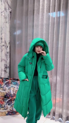 长款羽绒服鹅绒充绒量大保暖好