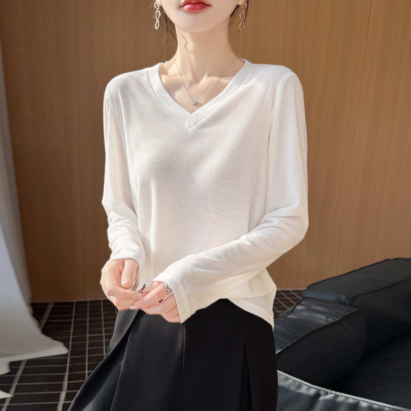 V领针织衫女长袖套头白色显瘦百搭休闲云朵衫仿天丝羊毛打底上衣
