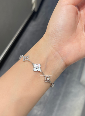 秋十一Acc 气质贝母四叶花blingbling镂空花花精致手链