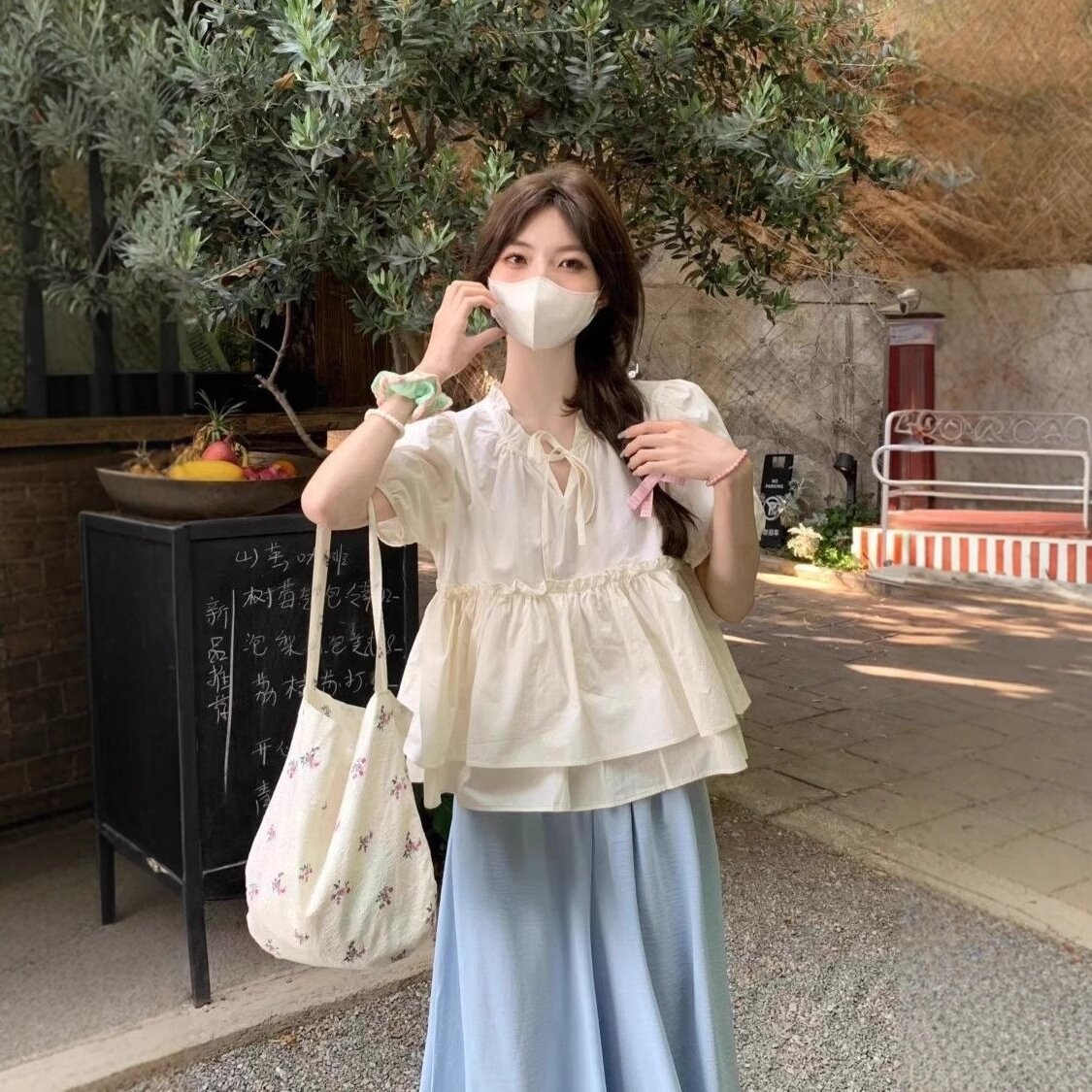 甜美少女风泡泡袖减龄娃娃衫