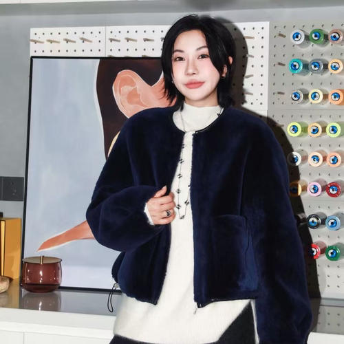 新品圆领保暖轻盈皮毛一体外套