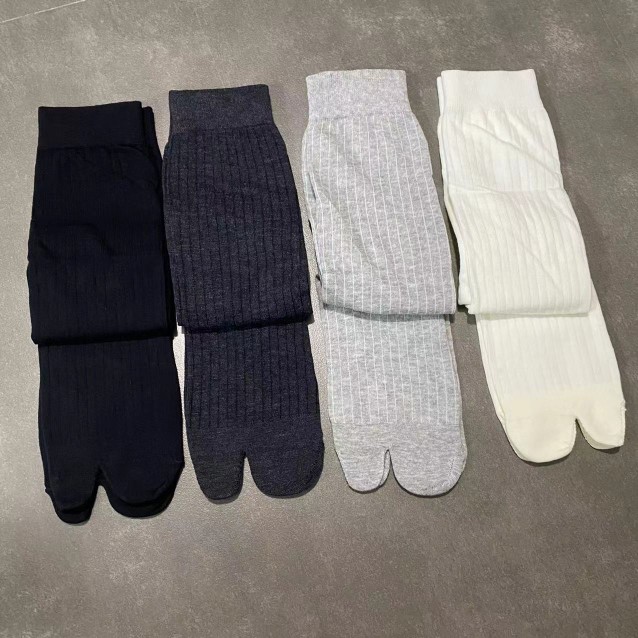 2025夏季新款欧货女袜个性分脚趾中筒袜坑条夹脚趾及膝袜短袜船袜