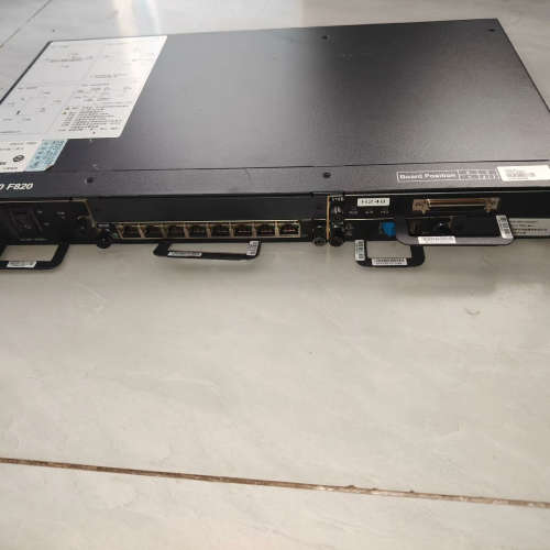 请询价；中兴交换机，型号ZXA10  F820 。成色有9成新