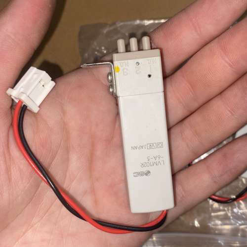 请询价；SMC电磁阀LVM10R1-6A-3，LVM102R-6A-