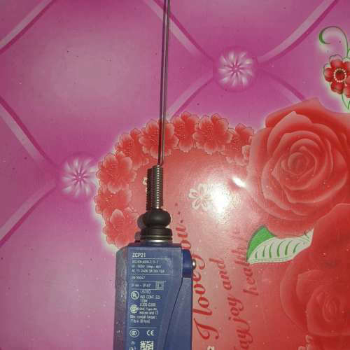 请询价；项目剩余施耐德限位开关 ZCP21