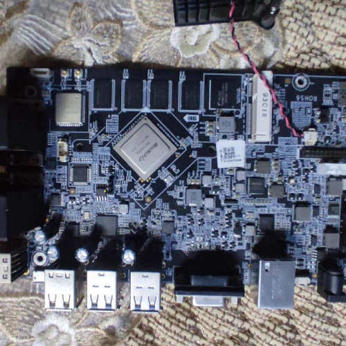 请询价；RK3399K板子一块。拆机是好。128包邮非远。售出不退不