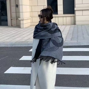 爱马格仿羊绒围巾女秋冬韩版高级感格子披肩外搭2025新款保暖围脖