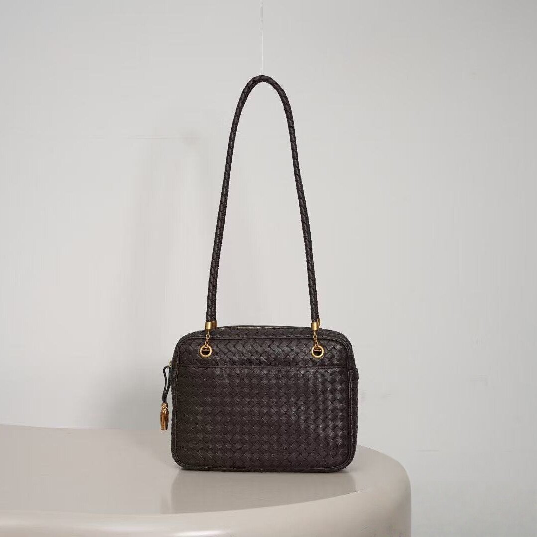 编织中古单肩包女通勤粒面羊皮黑色波士顿包豆腐包小众手提单肩包