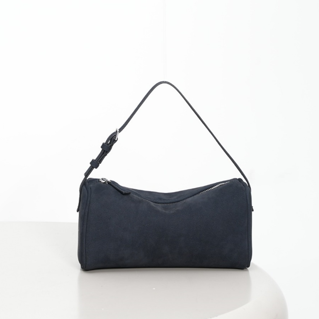 新款极简磨砂牛皮Tr笔筒包枕头包