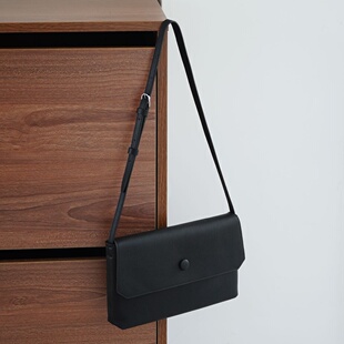 TR系列Sally纽扣包真皮手提单肩斜挎进口胎牛皮极简通勤手机包女