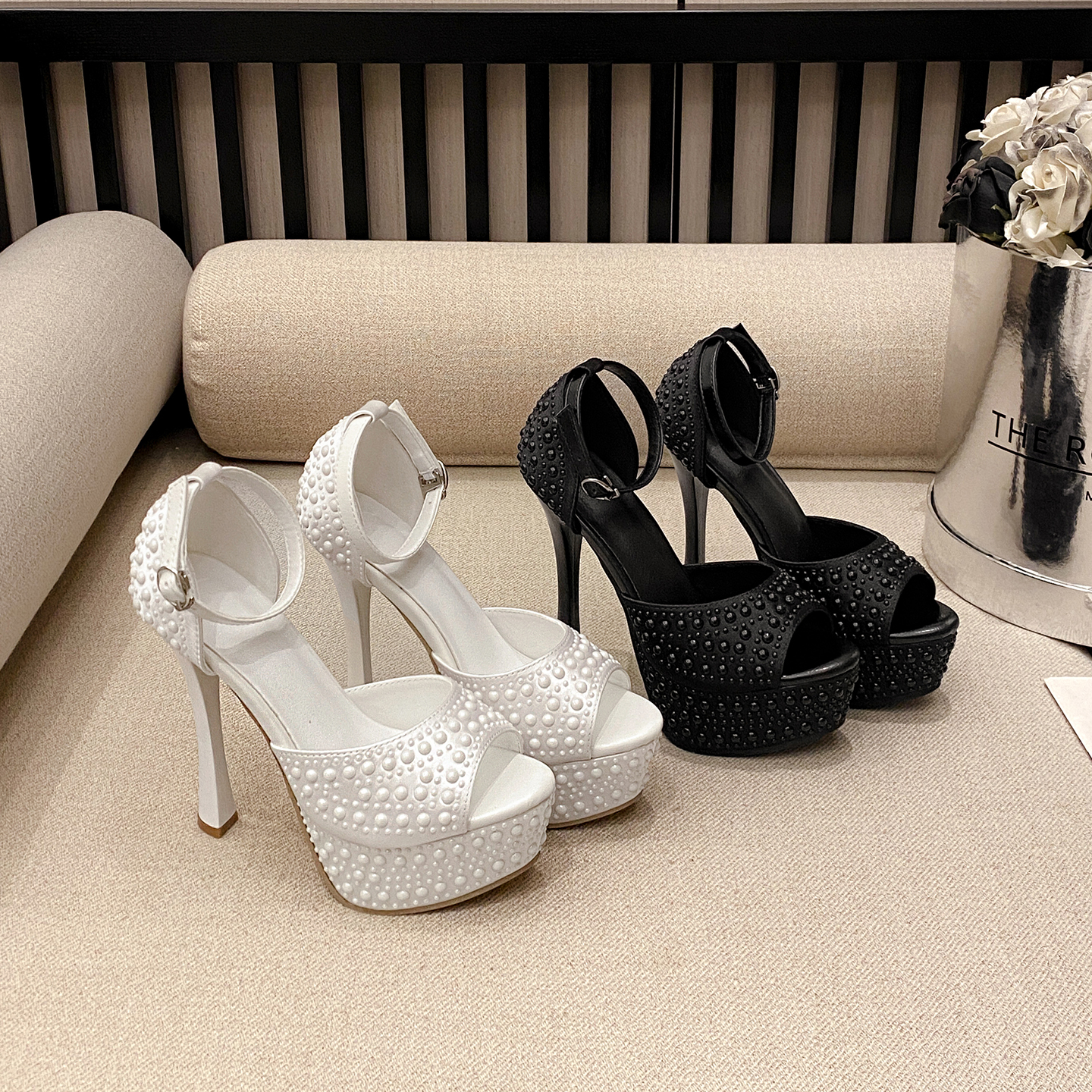 2026年时尚新款高跟鞋珍珠一字带性感细跟防水台舞台鱼嘴凉鞋14CM