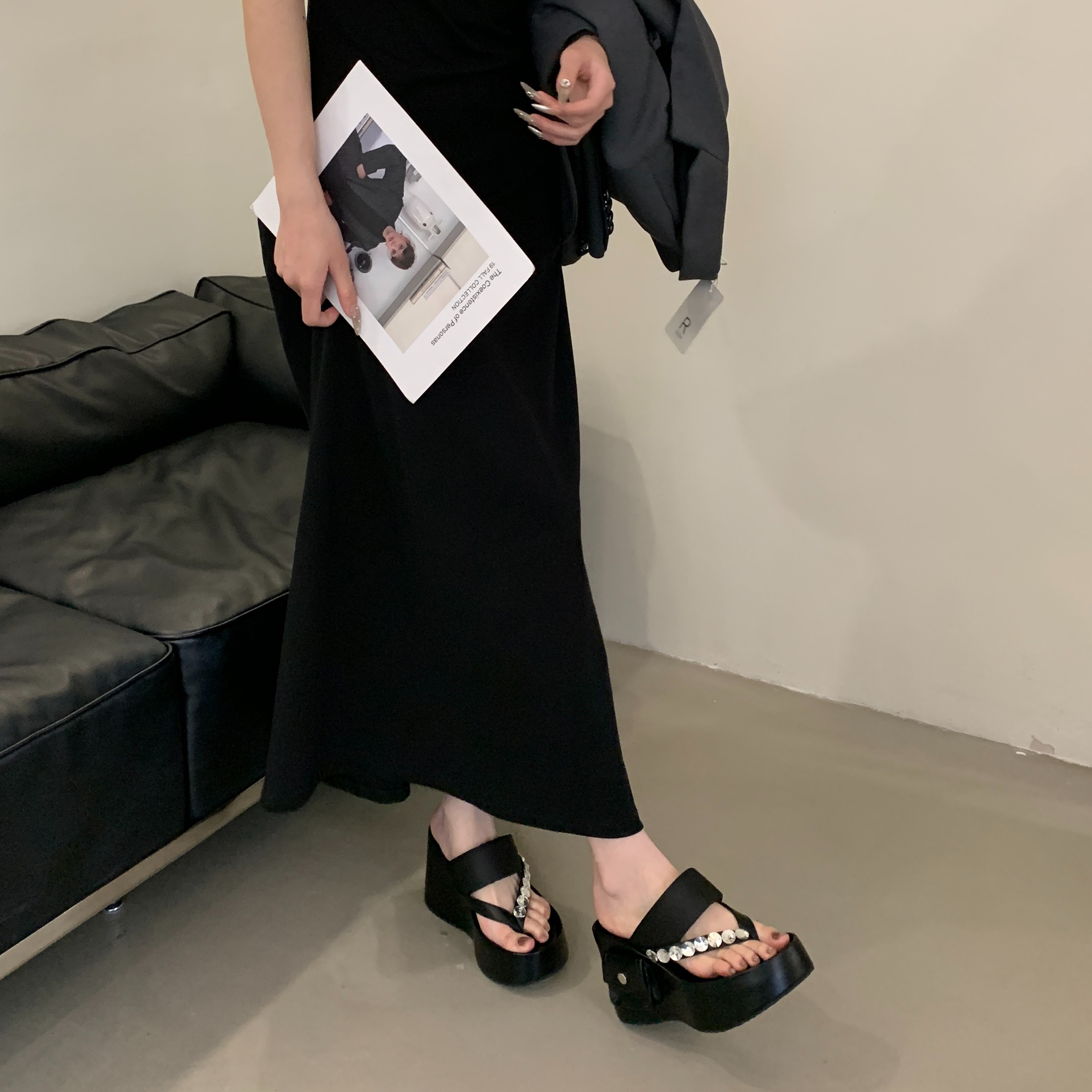 2025夏季新款欧美松糕底中跟外穿坡跟厚底夹脚人字拖鞋女