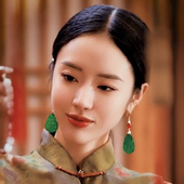 天然干青玉翠绿水滴耳环纯银耳钩耳坠新中式 复古风气质长款 耳饰品