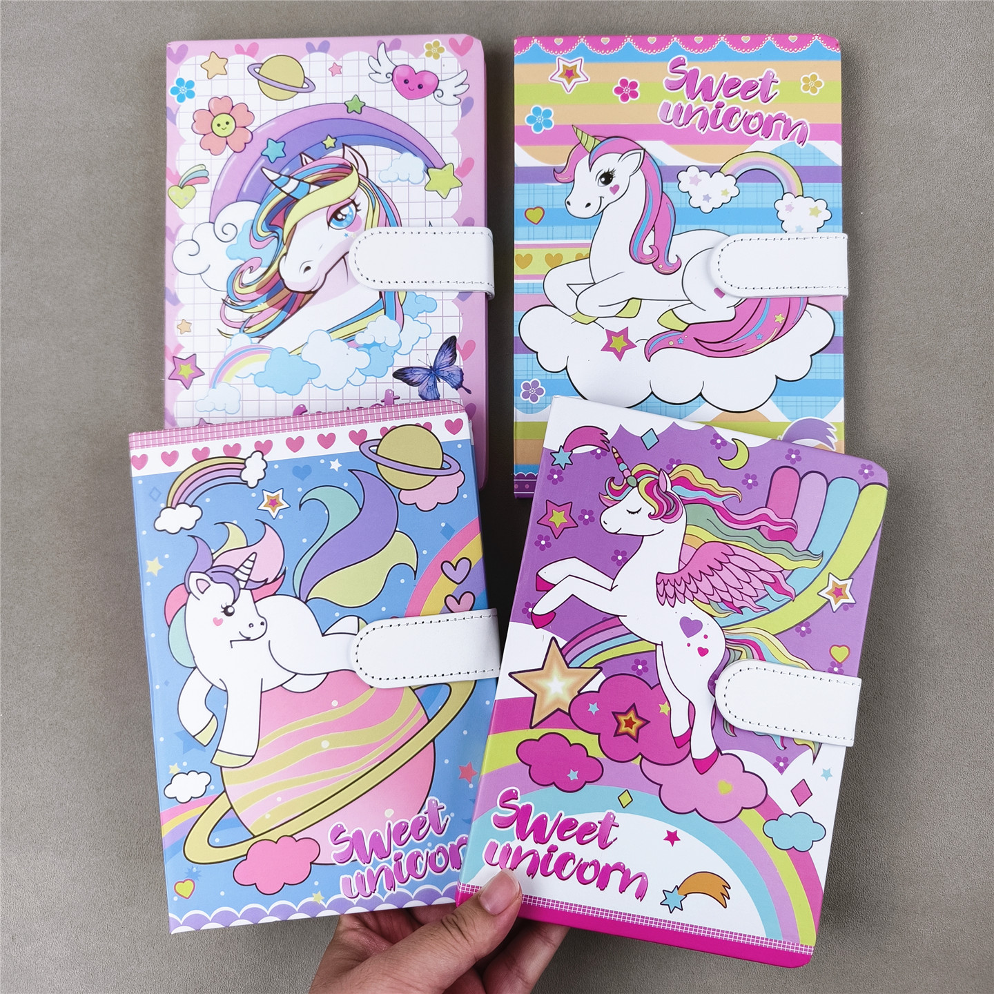 外单B6硬壳可爱卡通独角兽磁扣横线笔记本手帐本192页 微瑕