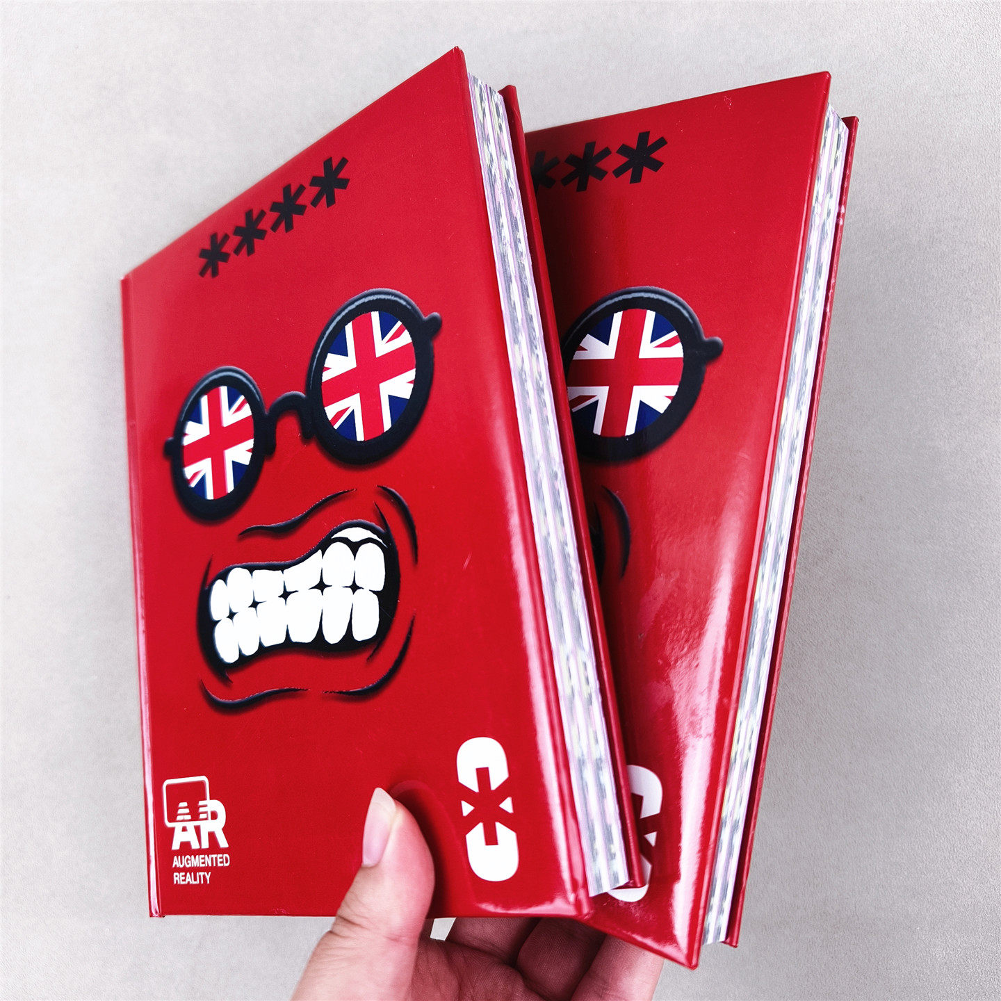 大厚本!外贸面包皮A5硬壳红色表情日记本网格彩页手账本封面瑕疵