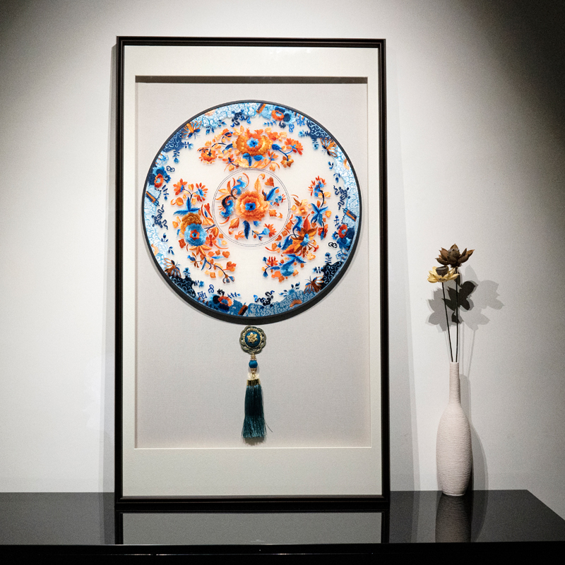苏绣成品新中式玄关挂画竖版过道刺绣成品装饰画青花瓷实木框装裱图片