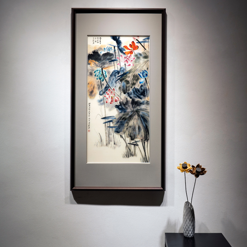 纯手工苏绣精品刺绣入户玄关装饰挂画张大千五色荷花刺绣限量一幅图片