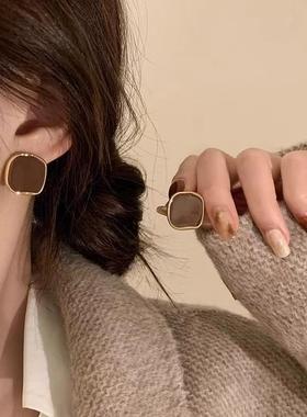 S925银针红色系方块滴油耳环女2024新款潮耳钉小众设计感耳饰复古