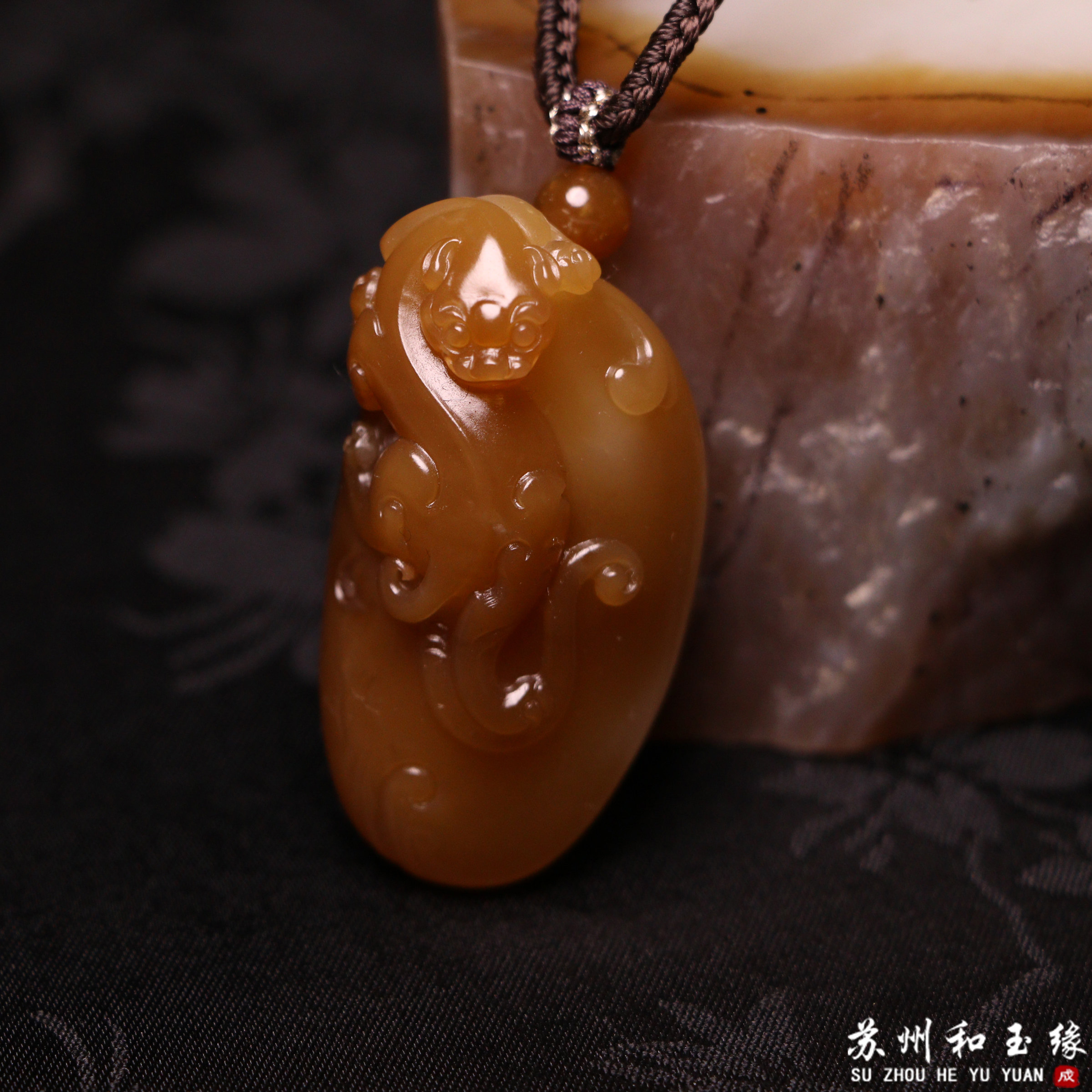 苏州和玉缘23克新疆和田玉且末金山糖白螭虎龙玉石挂件苏工工艺