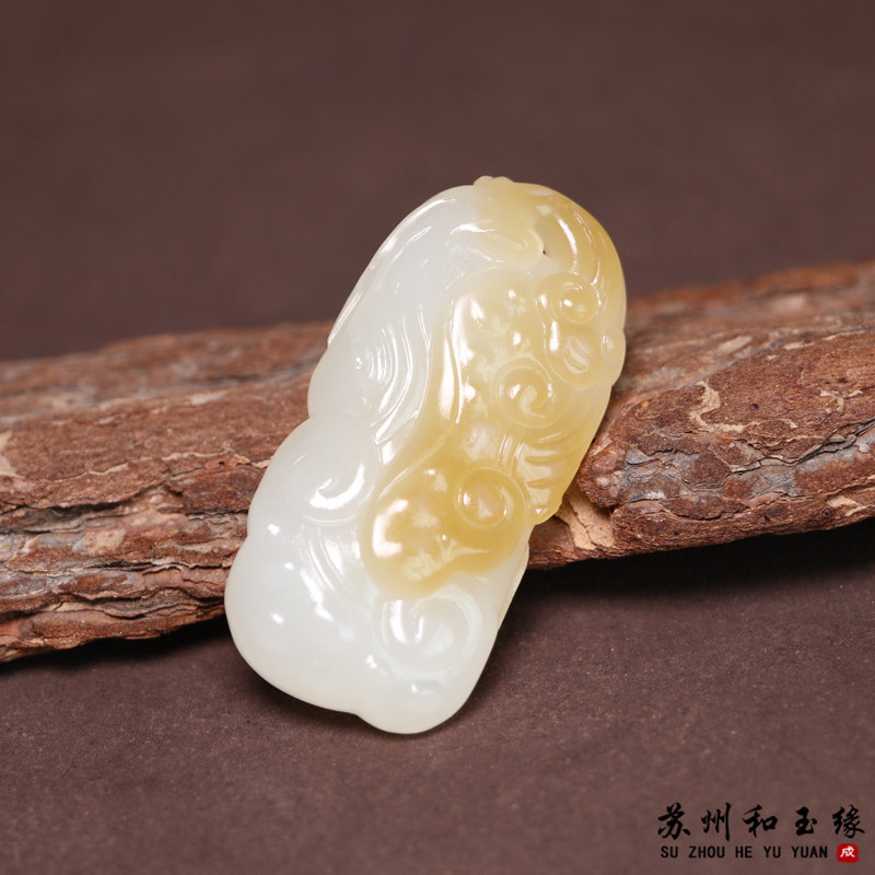 苏州和玉缘新疆和田玉天然金山矿且末糖白料女款灵芝如意玉石吊坠