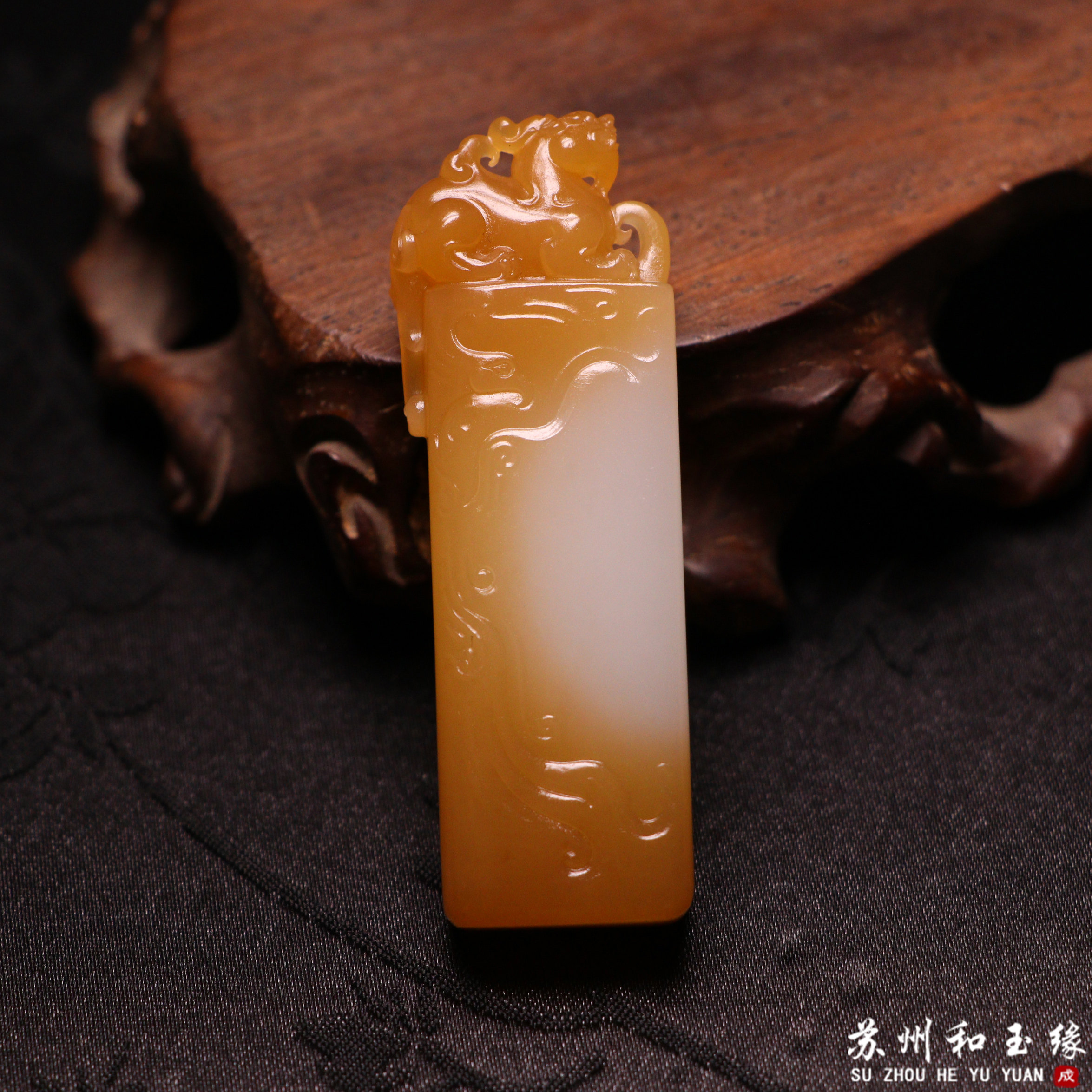 苏州和玉缘24.5克新疆和田玉且末金山糖白貔貅牌玉石挂件苏工工艺