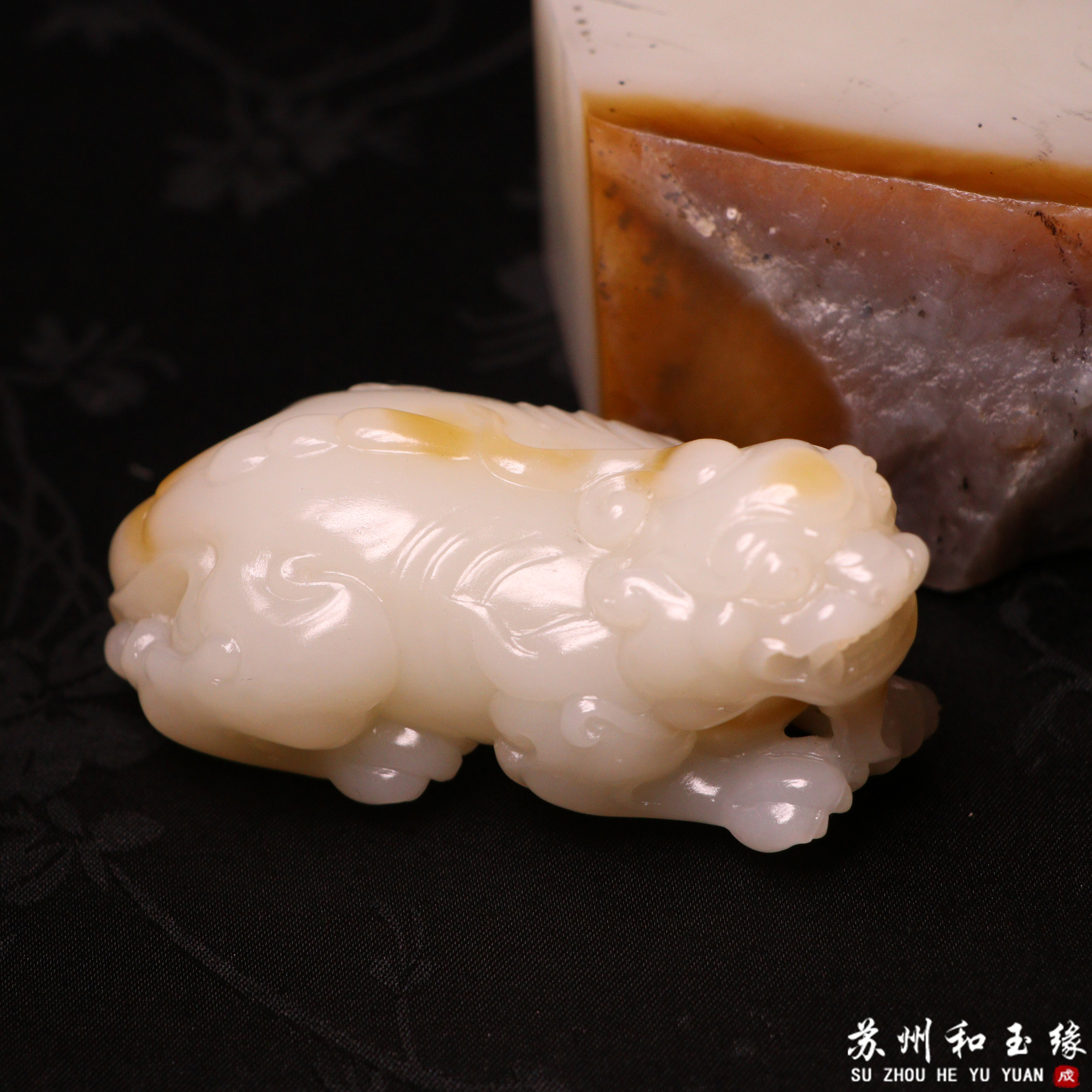 苏州和玉缘153.4克新疆和田玉且末金山糖白貔貅男士苏工玉石手把