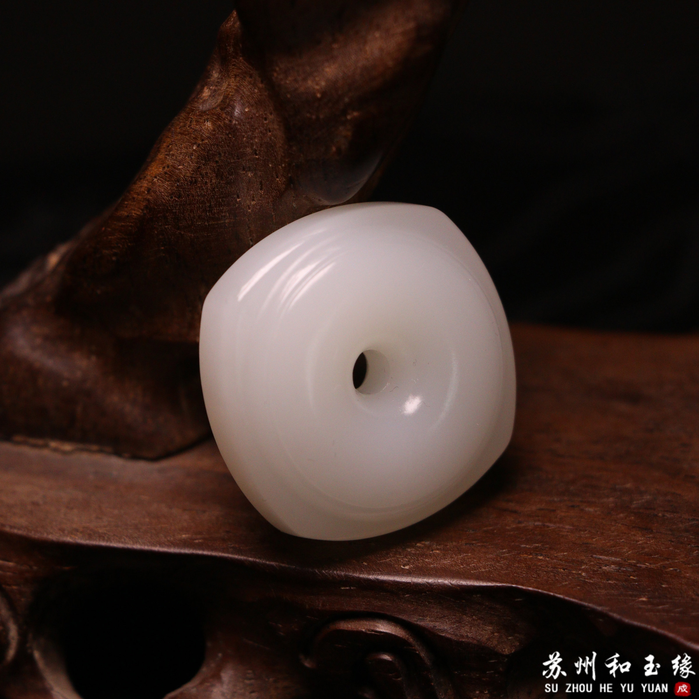 苏州和玉缘21.4克新疆和田玉且末金山白皮料方扣男女同款玉石挂件