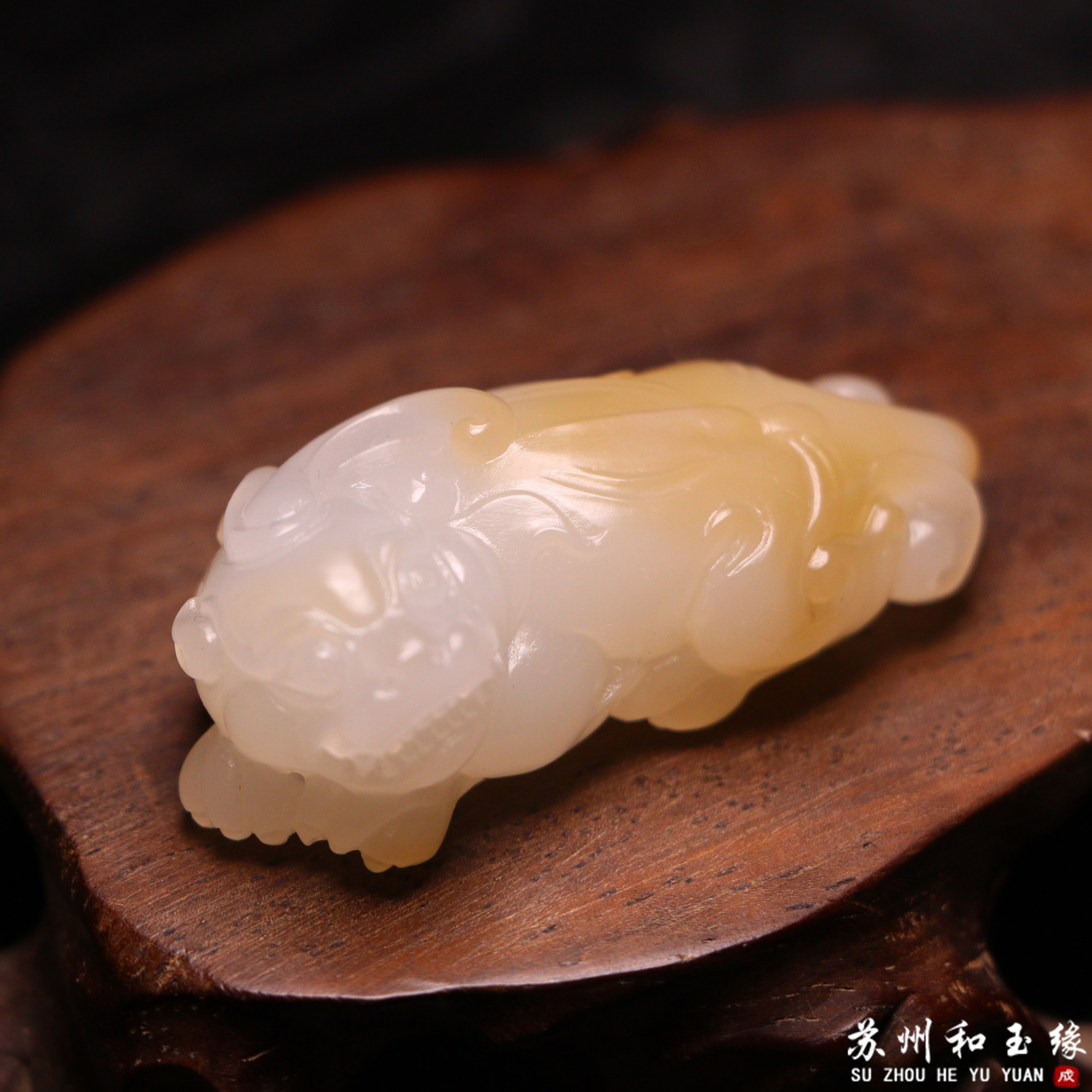 苏州和玉缘32.5克新疆和田玉且末金山糖白貔貅玉石挂件苏工工艺