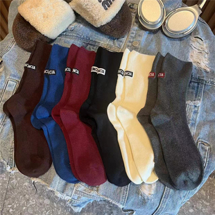 秋冬竖条纹欧货刺绣字母复古竖条纹针织复古ins网红中筒袜外穿女