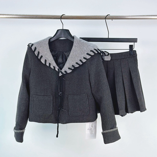 6022法式 女秋冬高级感翻领毛呢外套百褶短裙两件套 小香风羽绒套装