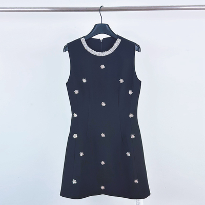 柏多伊俪钉珠立体花朵收腰连衣裙