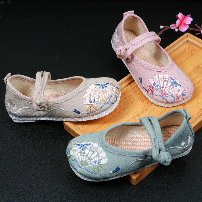 唐二代女童中国风汉服绣花鞋