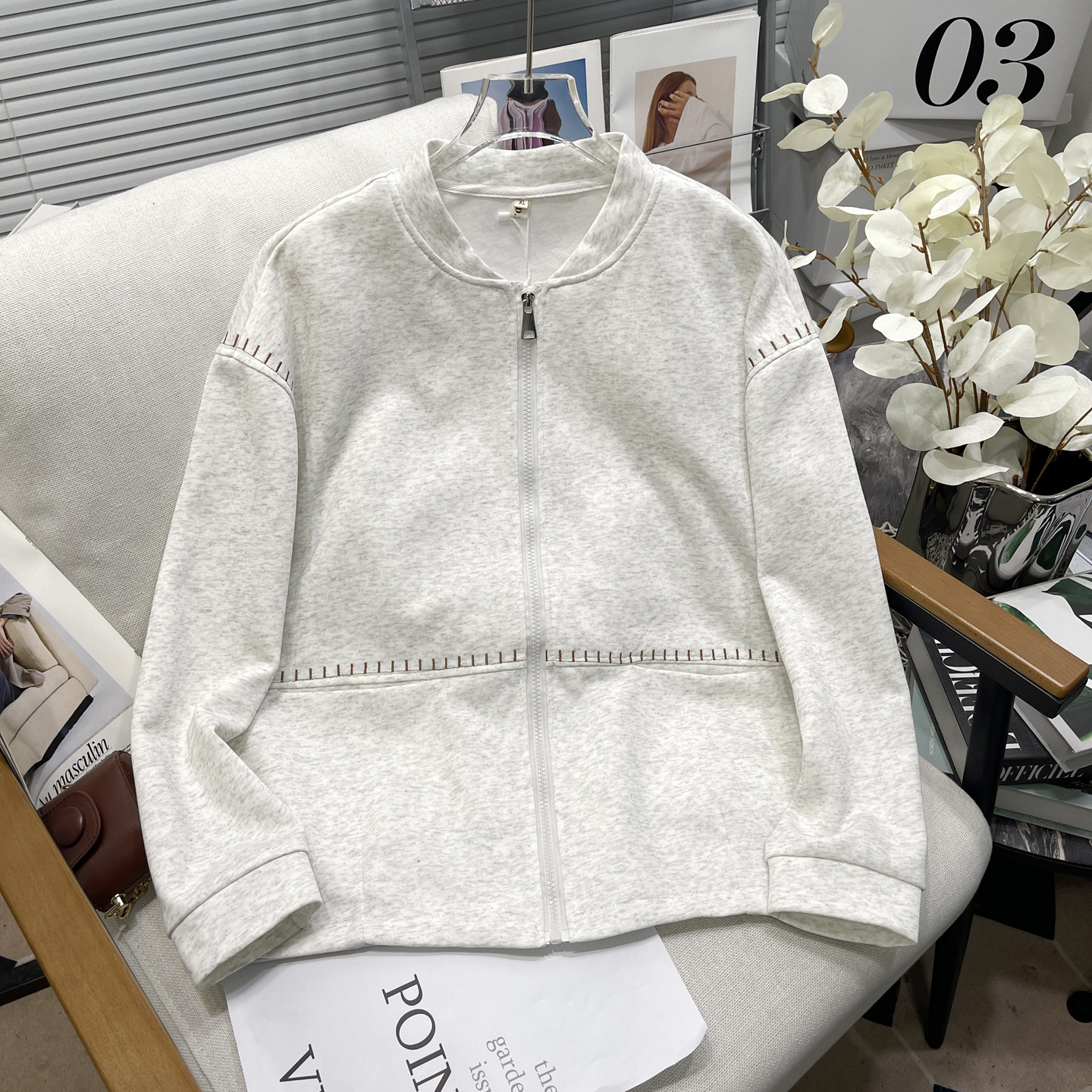 大码女装米白色休闲棒球服外套